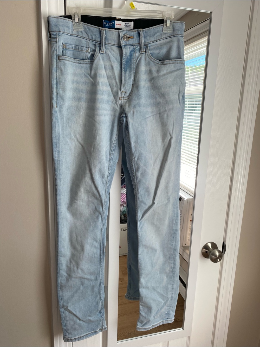 Old Navy Light Blue Men’s Slim Straight Jeans